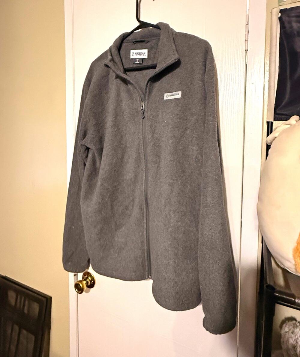 Magellan Outdoors Men’s M Gray Fleece Full Zip Mock Neck Sweatshirt Logo
